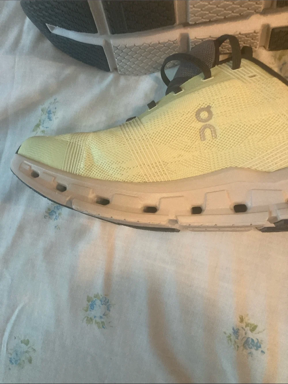 On Running Lace-Up Running Shoes